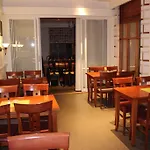 Auberge de jeunesse & *