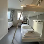 & Auberge de jeunesse *