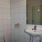 & Auberge de jeunesse *