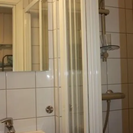& Будё